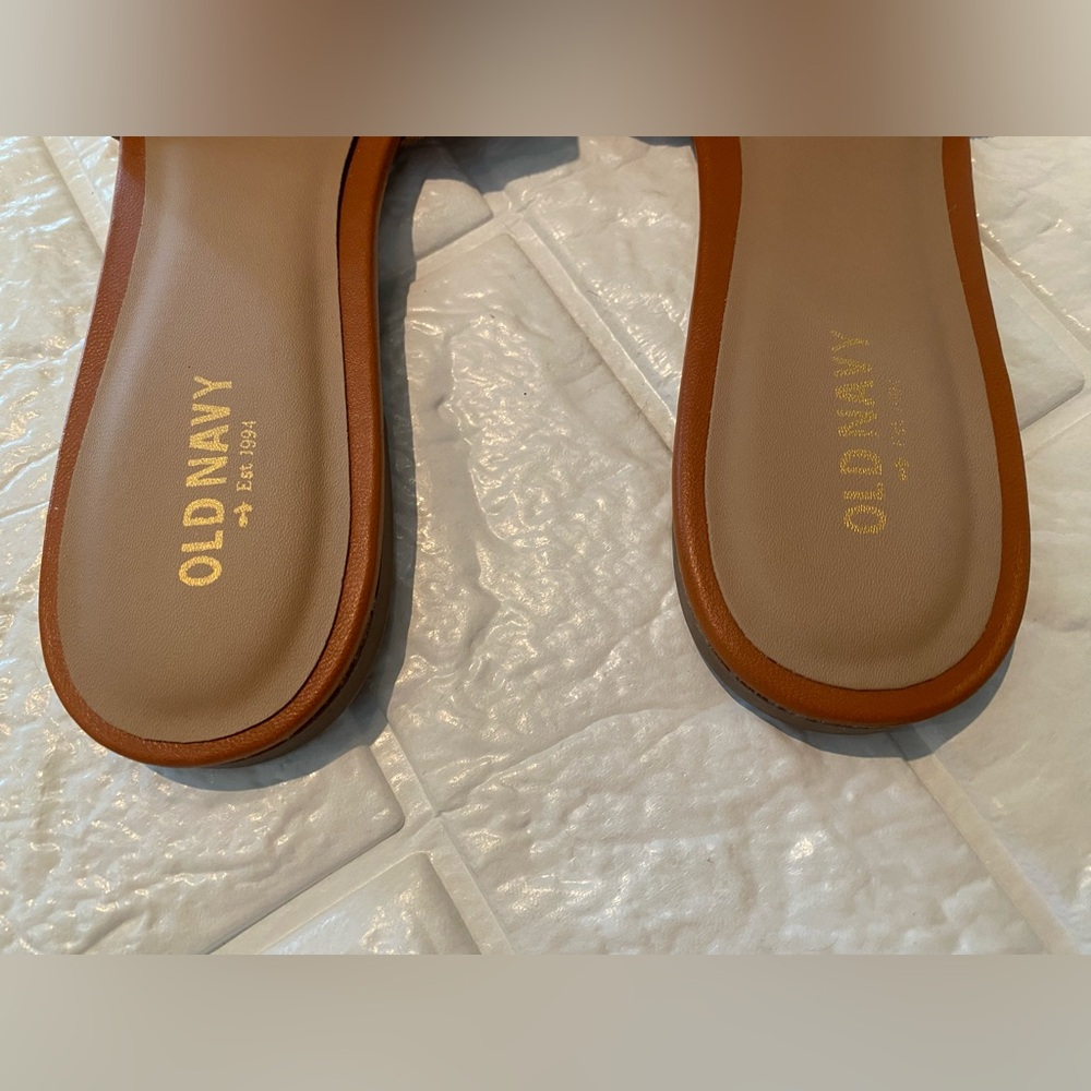 Old Navy Pointed Flat Mule - New - Picture 2 of 8